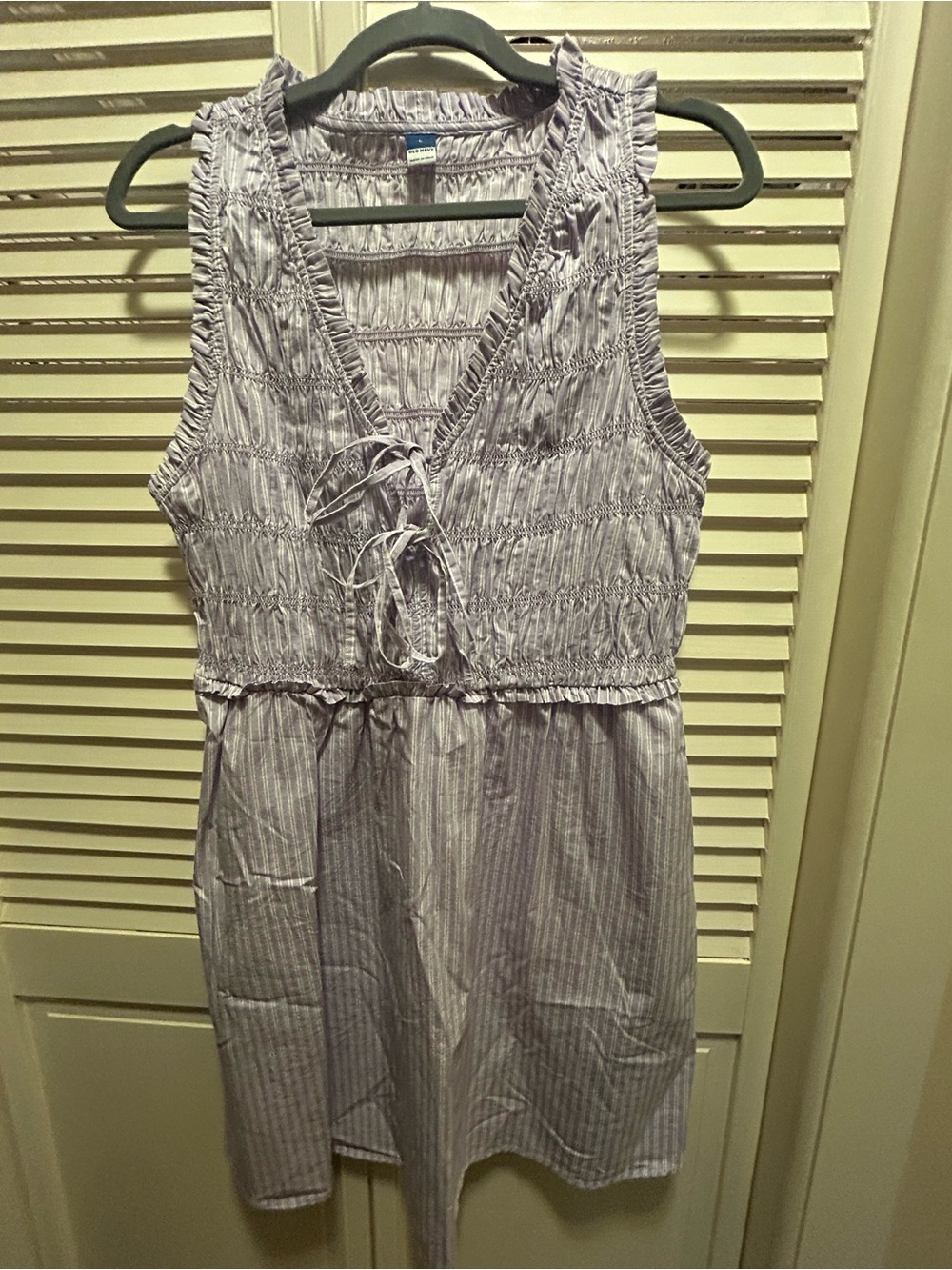 Old Navy Sleeveless Smocked Lavender Stripe Dress with V-Neck Tie